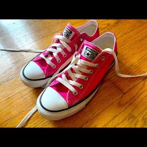 💖 Converse Low Top Shoes Hot Pink 💖